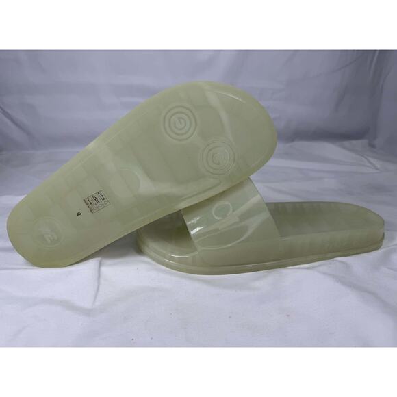 Men\'s Size 12.5 Gucci Glow in the Dark Rubber Slides SPB-JB 366627 main image 4
